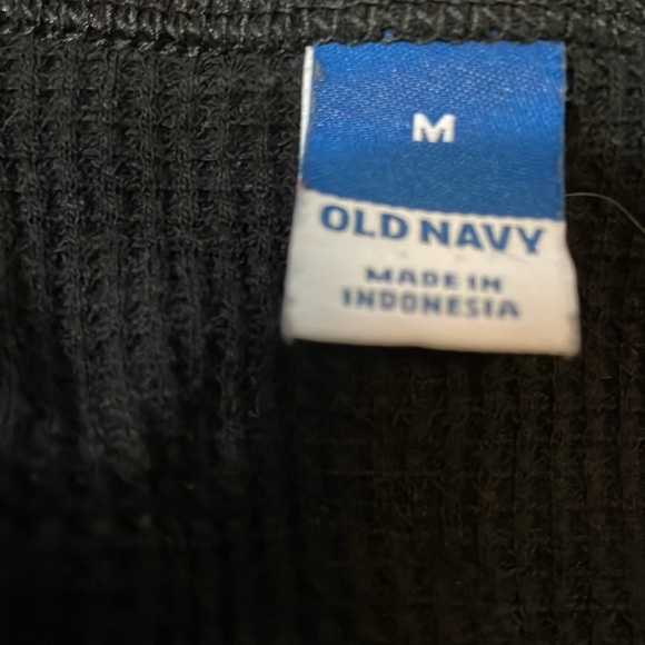 🩵Old Navy Black Long Sleeve Tee - Picture 3 of 3